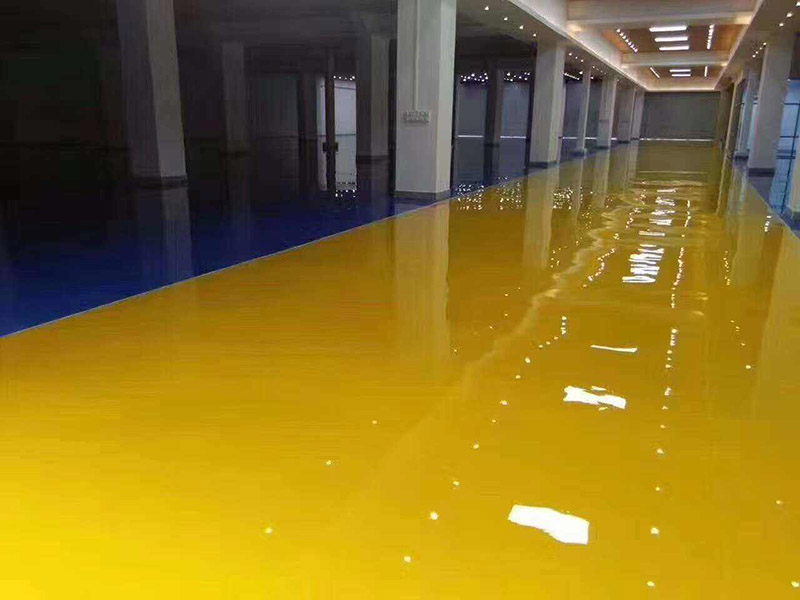 自流平地坪翻新怎么做，找準(zhǔn)開裂位置兩步快速解決問題